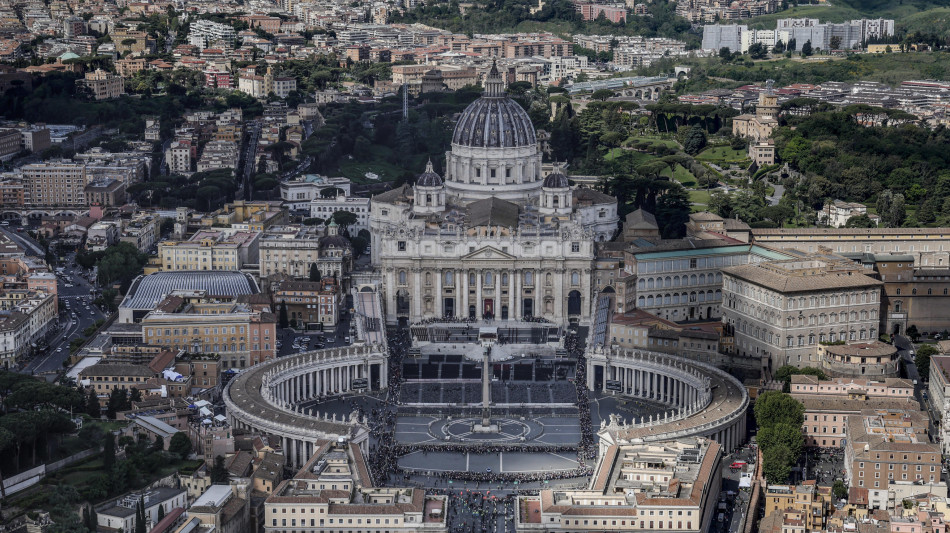 Giro: omaggio a Papa Francesco, ultima tappa parte dal Vaticano