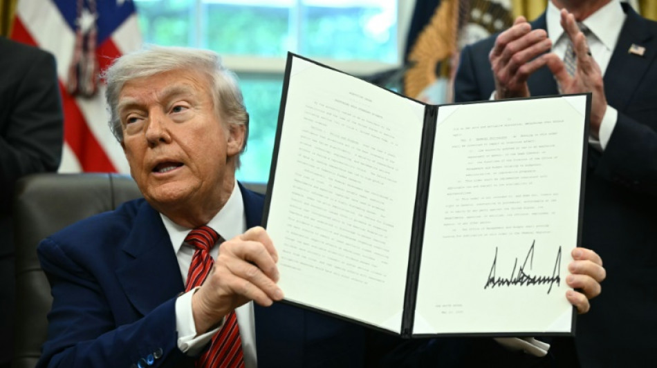 Trump firma decretos para impulsar la energ&iacute;a nuclear civil en EEUU