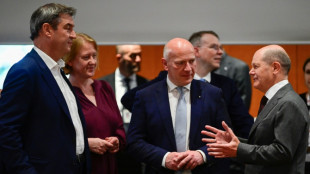 Beratungen bei Fl&uuml;chtlingsgipfel unterbrochen - Bund und L&auml;nder reden getrennt