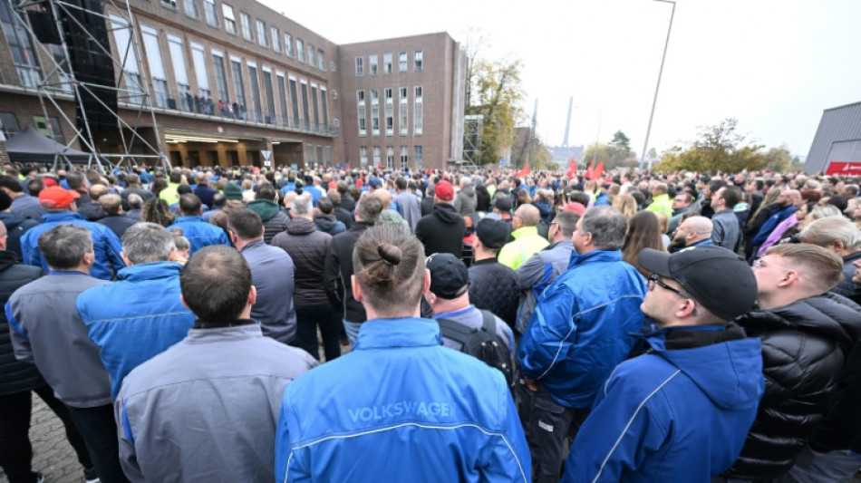 Volkswagen pr&eacute;pare une "saign&eacute;e" en Allemagne, selon le comit&eacute; d'entreprise