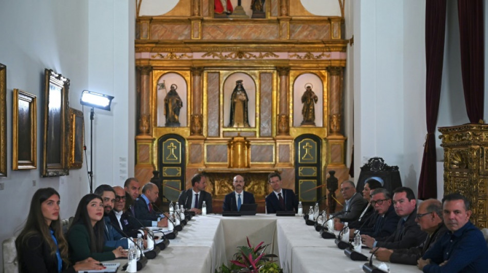 Governo e oposi&ccedil;&atilde;o buscam 'consenso' sobre data das presidenciais na Venezuela