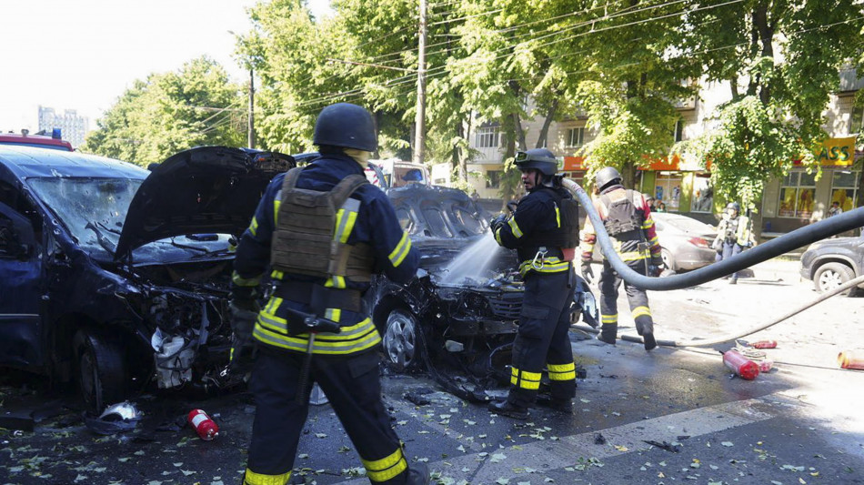 Kiev, 20.000 persone senza luce e gas a Sumy dopo raid