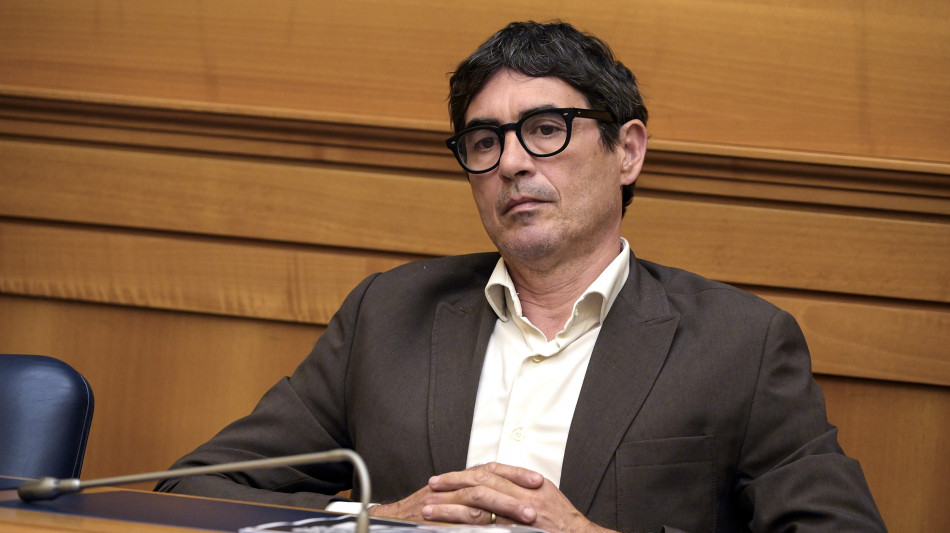 Fratoianni, Vendola &egrave; candidato, Decaro non si ritiri