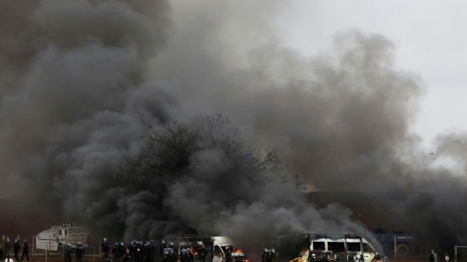 Bassines: pronostic vital engag&eacute; pour un manifestant, enqu&ecirc;te ouverte 