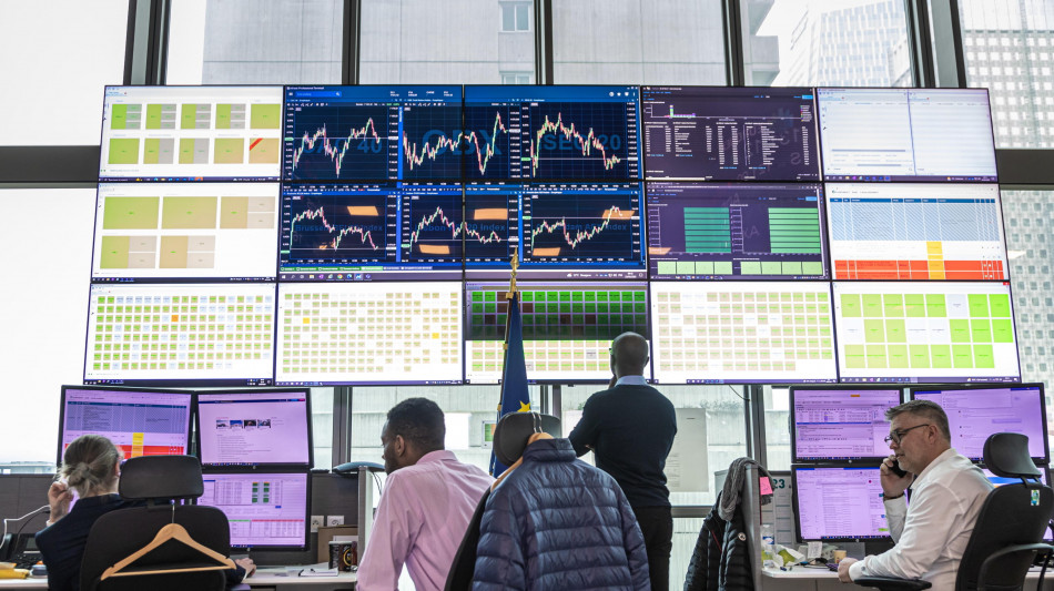 Borsa: Europa nervosa, Milano -0,8% e future Usa positivi