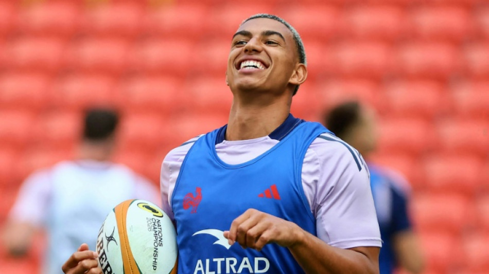 XV de France: Aaron Grandidier-Nkanang, "une immense fiert&eacute;, au bout d'un chemin rempli de difficult&eacute;s"