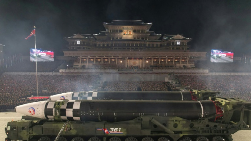 La Cor&eacute;e du Nord d&eacute;voile une quantit&eacute; record de missiles pendant un d&eacute;fil&eacute;