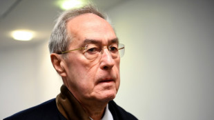 A son proc&egrave;s pour escroquerie de frais de campagne, Gu&eacute;ant face &agrave; une lettre encombrante