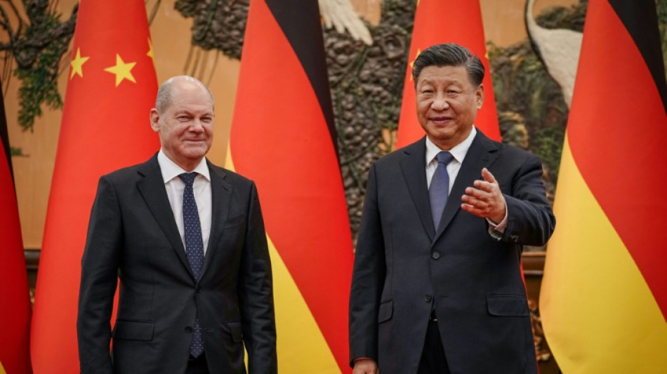 El jefe del gobierno alem&aacute;n aboga por un acercamiento en su controvertida visita a China