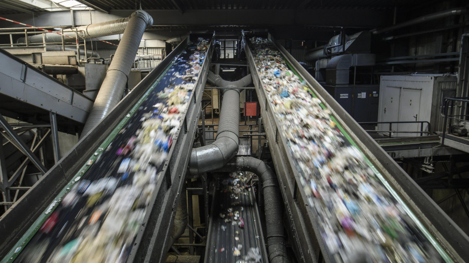 Italia leader Ue economia circolare ma pesa import materiali