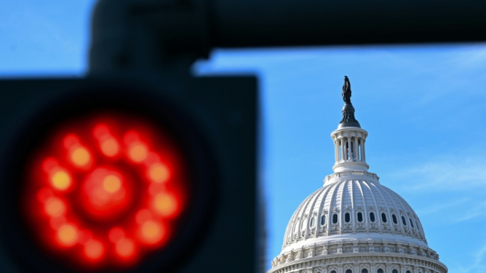 Trump ficaria 'feliz' de trabalhar com democratas em plano de sa&uacute;de se 'shutdown' acabar
