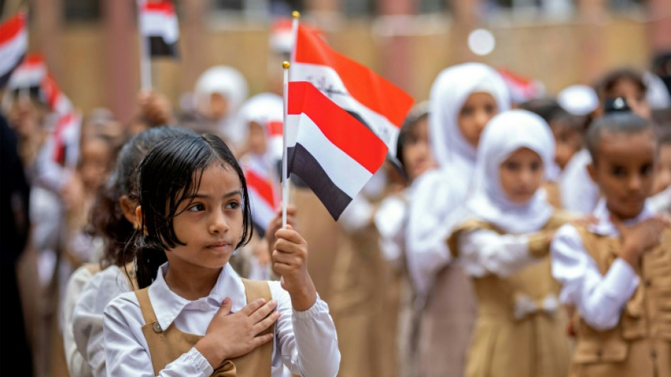 Ni&ntilde;os en Yemen faltan a la escuela para sobrevivir a la miseria y la guerra