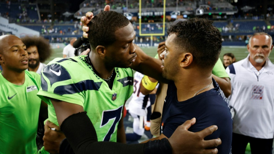 Russell Wilson booed and loses on Seahawks return