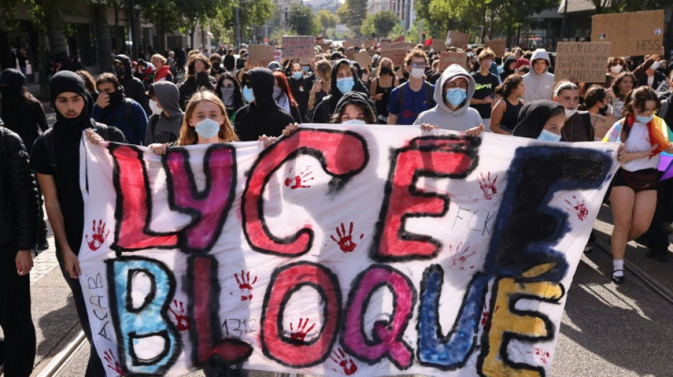 Blocage des lyc&eacute;es :  735 &eacute;tablissements perturb&eacute;s, les syndicats veulent poursuivre le mouvement