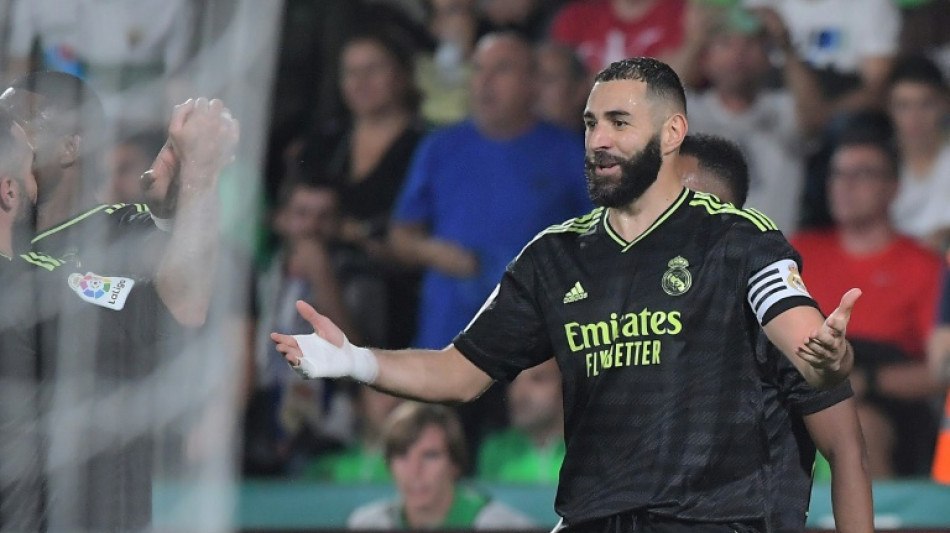 Espagne: le Ballon d'Or Benzema porte le Real &agrave; Elche