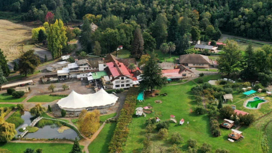 Moradores da sombria antiga Col&ocirc;nia Dignidade, no Chile, resistem a desapropria&ccedil;&atilde;o