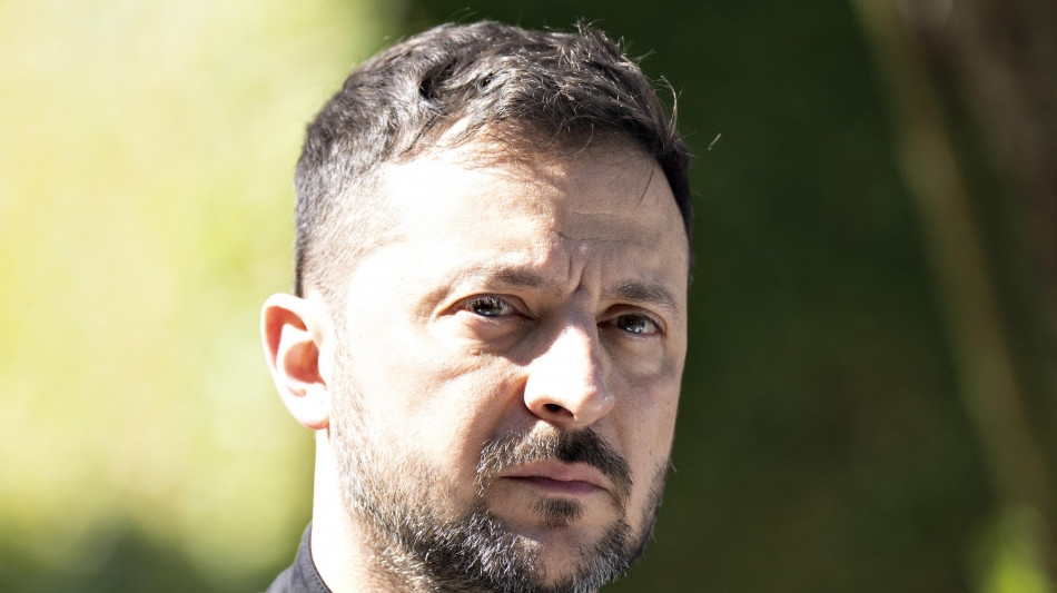 Zelensky al fronte a Kharkiv,mercenari stranieri con Mosca