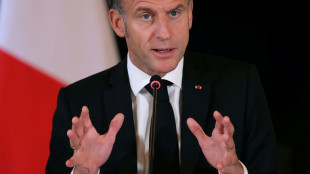Lecornu, Borloo, un autre: Macron va mettre fin au suspense pour Matignon
