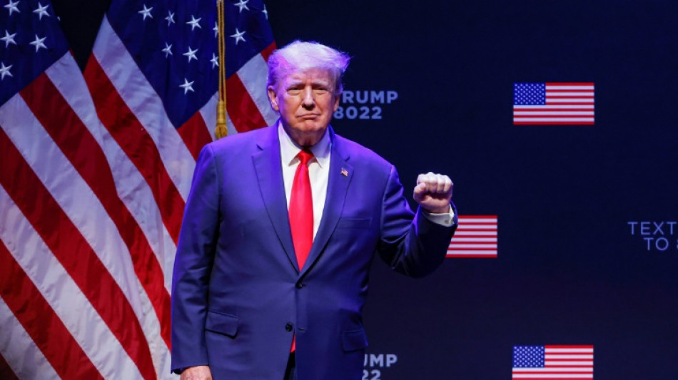 Trump publie sur Facebook et YouTube pour la premi&egrave;re fois depuis sa suspension en 2021