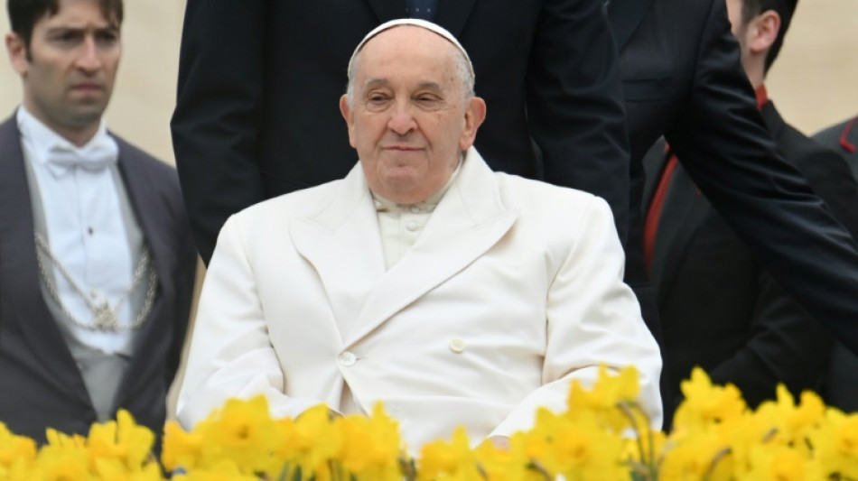 Papa expressa tristeza por mortes de volunt&aacute;rios em Gaza