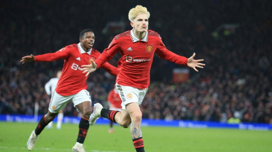 Man Utd beat West Ham to reach FA Cup quarters as Spurs crash out