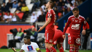 Foot: le d&eacute;fenseur du PSG et de l'&eacute;quipe de France Presnel Kimpembe absent "environ six semaines" (club)