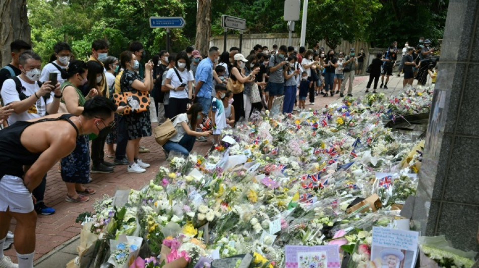 Hong Kong: longue file d'attente pour un dernier hommage &agrave; Elizabeth II
