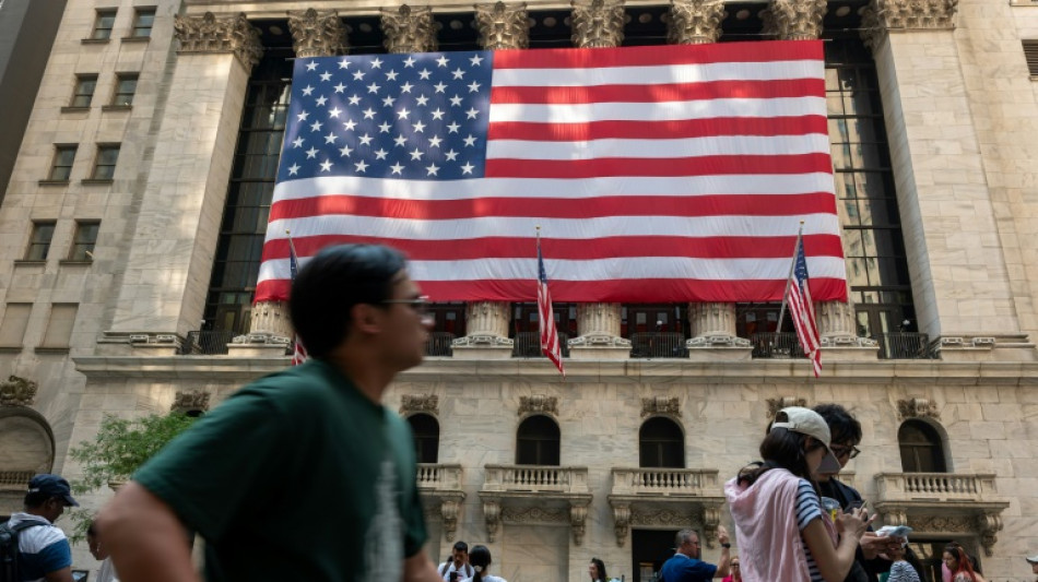 Wall Street conclut son avant-derni&egrave;re s&eacute;ance de l'ann&eacute;e en baisse