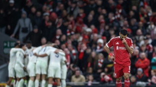 Liverpool é atropelado pelo Nottingham Forest (3-0); Newcastle vence City