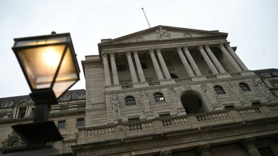 La Banque d'Angleterre monte son taux et estime l'&eacute;conomie d&eacute;j&agrave; en r&eacute;cession