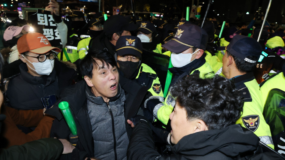 Presidente sudcoreano, 'la legge marziale sar&agrave; revocata'