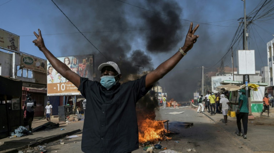 Zusammenst&ouml;&szlig;e im Senegal bei Protesten gegen Verschiebung der Pr&auml;sidentenwahl