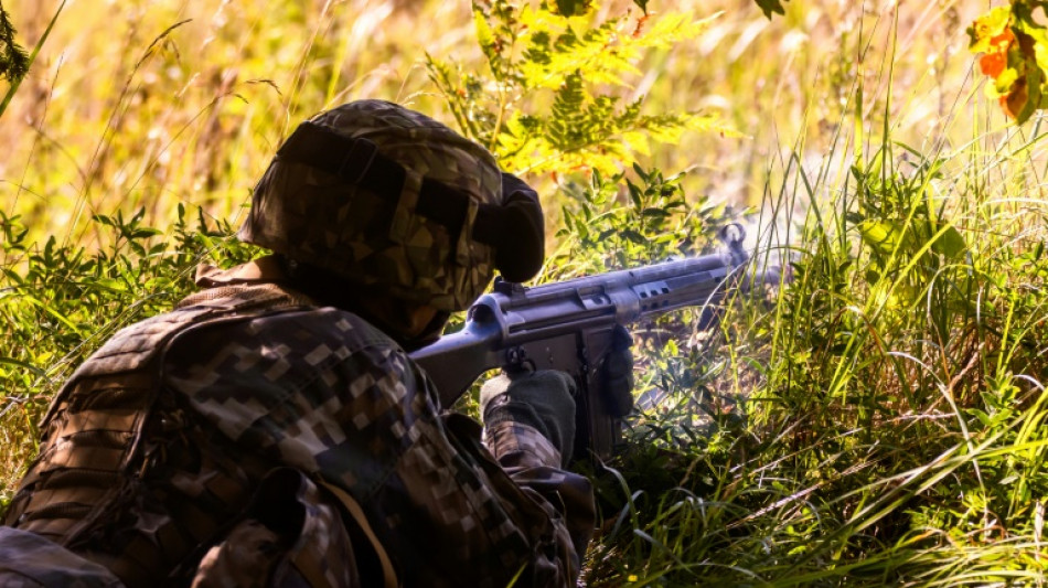 En Lettonie, des volontaires s'entra&icirc;nent l'arme &agrave; la main face &agrave; une Russie "impr&eacute;visible"