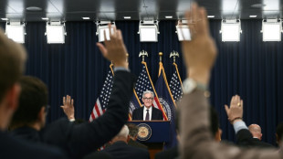 Desafiado por Trump, Fed mant&eacute;m juros e alerta para risco inflacion&aacute;rio