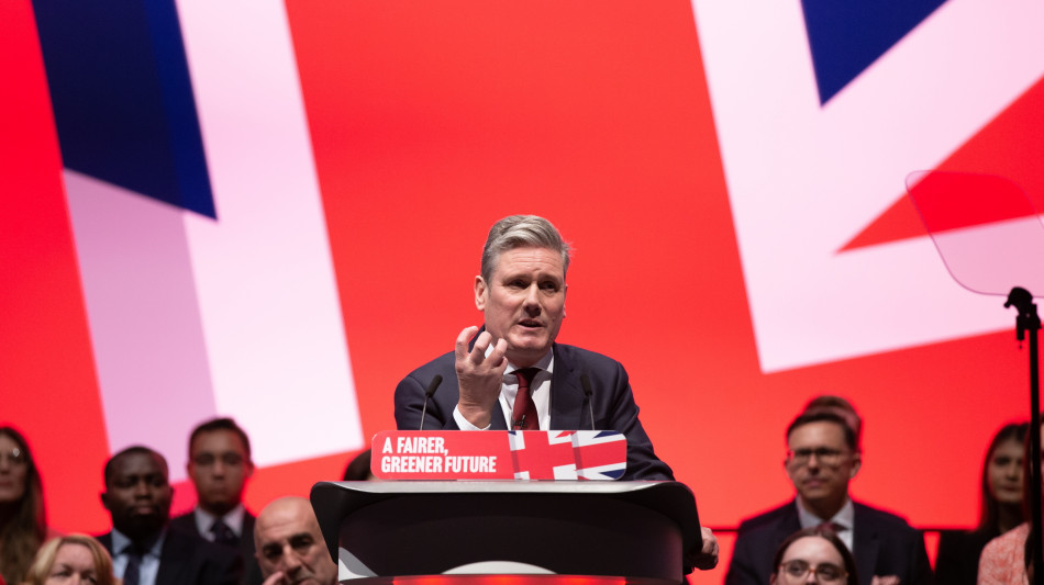 Starmer riceve il mandato da re Carlo, &egrave; primo ministro