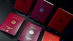 Zahl von Einb&uuml;rgerungen 2023 auf Rekordhoch