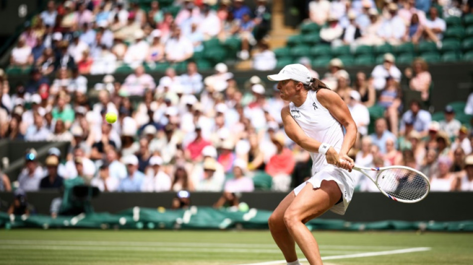 Wimbledon: duel Swiatek-Bencic en demi-finales, en attendant Sinner-Djokovic?