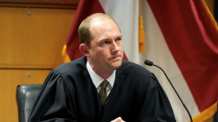 Juez de EEUU autoriza a fiscal que proces&oacute; a Trump en Georgia a seguir en el caso