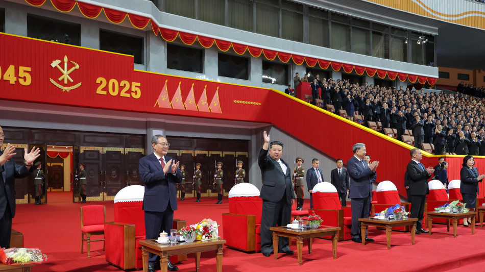 In Corea del Nord una parata militare per l'80&deg; del Partito