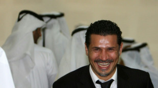 Iran zieht vor&uuml;bergehend Pass von fr&uuml;herem Fu&szlig;ballspieler Ali Daei ein