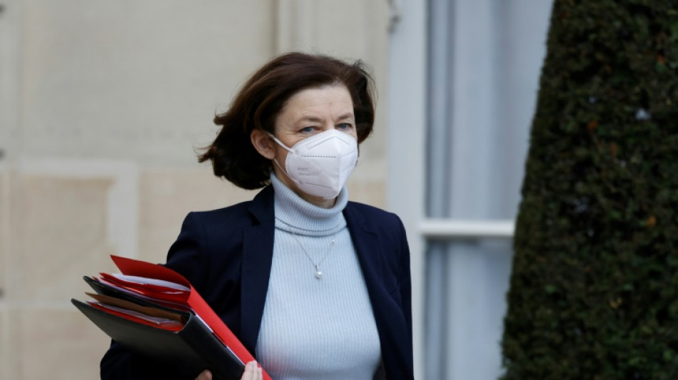 Ath&egrave;nes signe l'achat &agrave; la France de trois fr&eacute;gates et de six Rafale