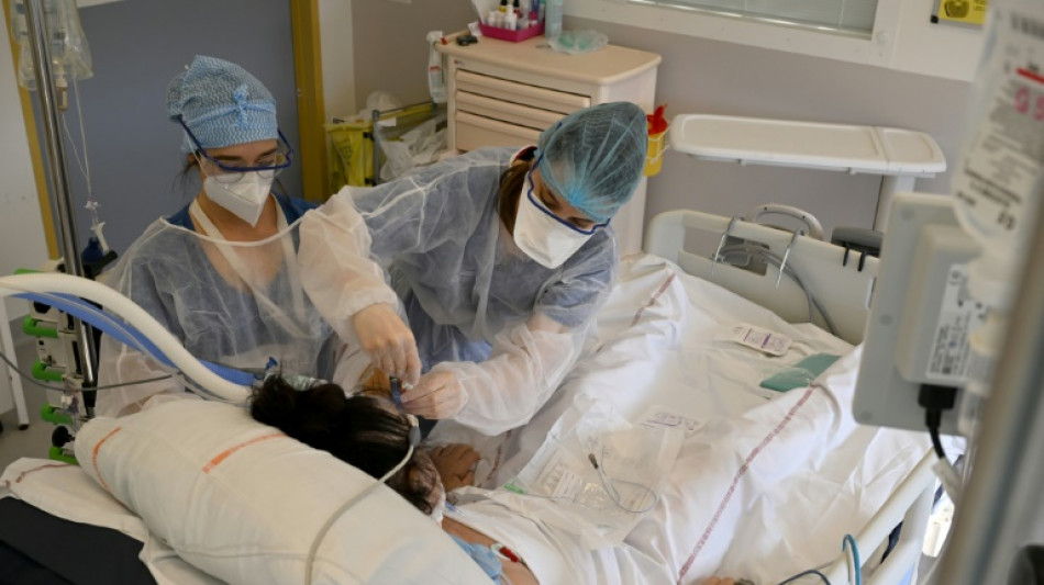 Chute de 95% des d&eacute;c&egrave;s li&eacute;s au Covid-19 depuis janvier, selon l'OMS