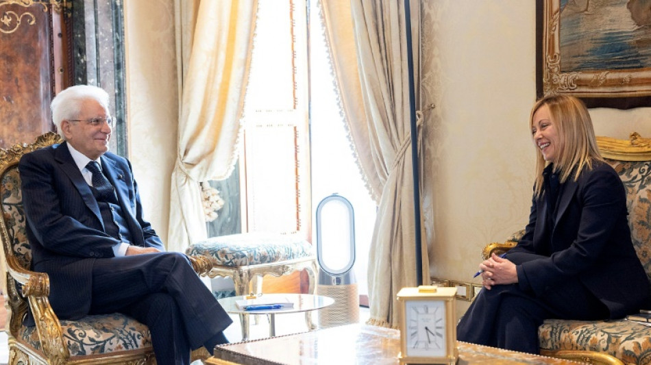 Meloni se re&uacute;ne con Macron, primer encuentro como jefa de gobierno con l&iacute;der extranjero