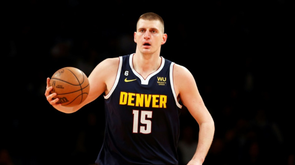 Jokic's Nuggets stifle NBA-leading Bucks