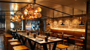 Kellnerinnen und Kellner zog es wegen Lockdowns von Gastronomie in Superm&auml;rkte