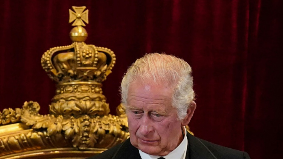 Proclam&eacute; roi, Charles III assume ses "devoirs et responsabilit&eacute;s"
