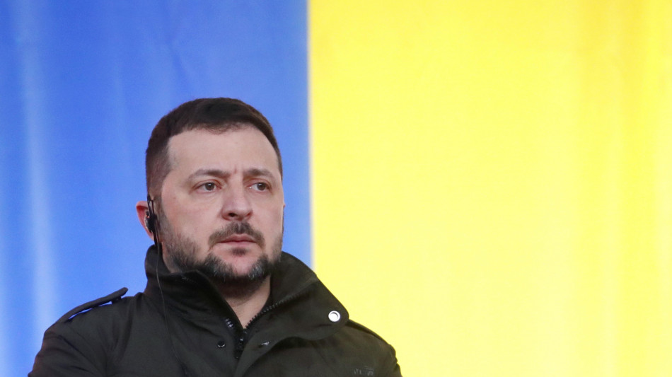 Zelensky, 'alla Nato lottiamo per avere pi&ugrave; difesa aerea'