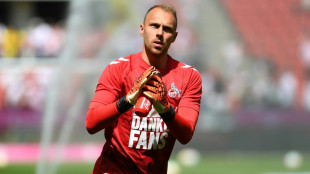 K&ouml;ln verl&auml;ngert mit Stammtorwart Schw&auml;be