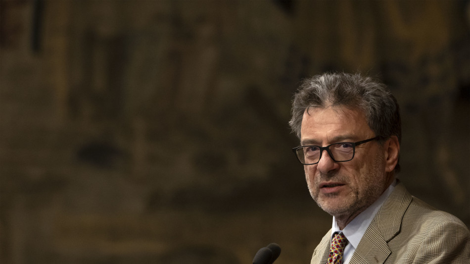 Giorgetti, deficit sotto il 3% nel 2026, sale al 3,5% nel 2027