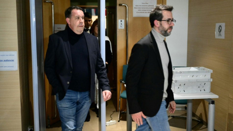 Proc&egrave;s des viols de Mazan: "une famille an&eacute;antie", qui attend que leur p&egrave;re dise "la v&eacute;rit&eacute;"